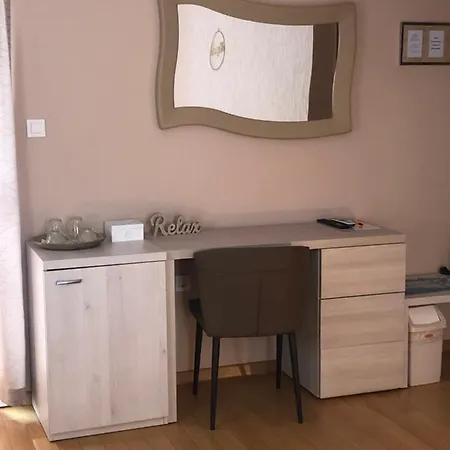 ゲストハウス Zoilo Self Check-in ザダル