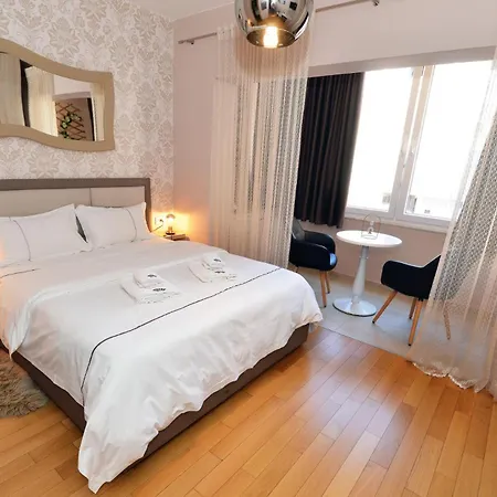 Zoilo Self Check-in 4* ザダル